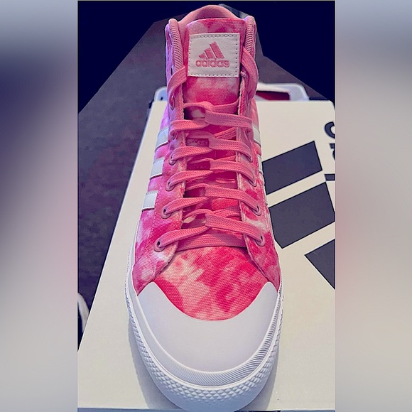 Adidas - Pretty in Pink! - Picture 2 of 3